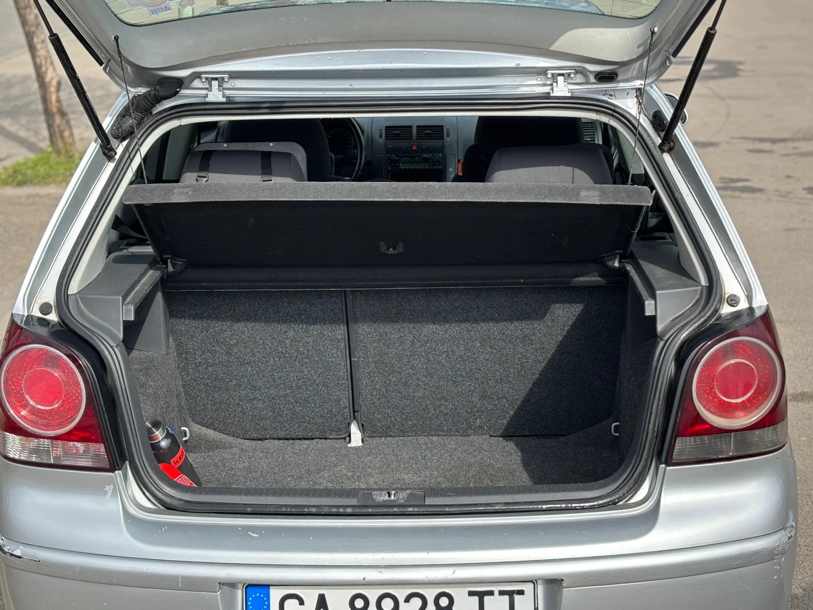 VW Polo 1.4 TDI Facelift перфектна !, снимка 8 - Автомобили и джипове - 54159166