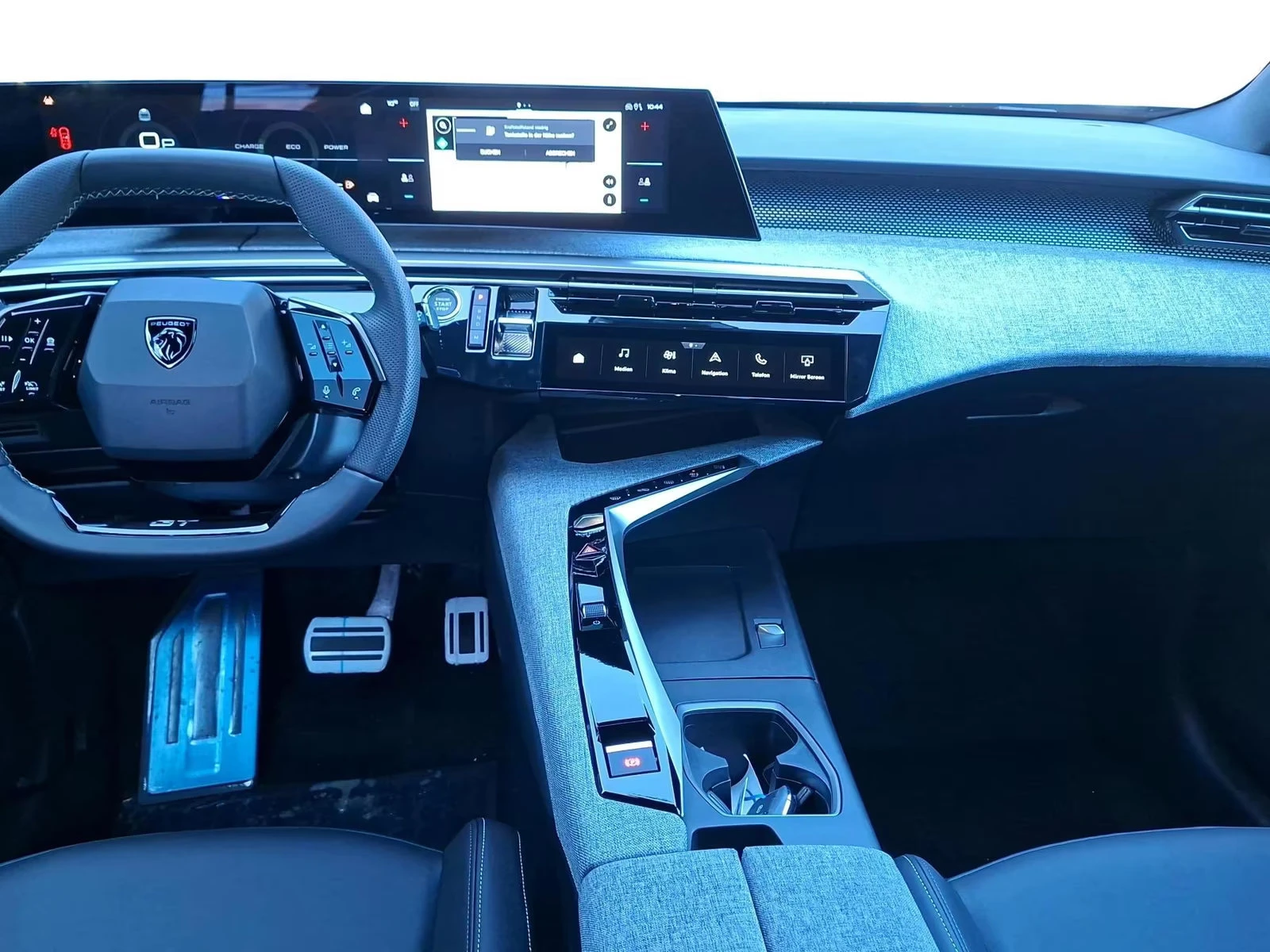 Peugeot 5008 НОВ!/1.2MHEV/145HP/GT-LINE/CAM/LED/NAVI/223q, снимка 4 - Автомобили и джипове - 54332885