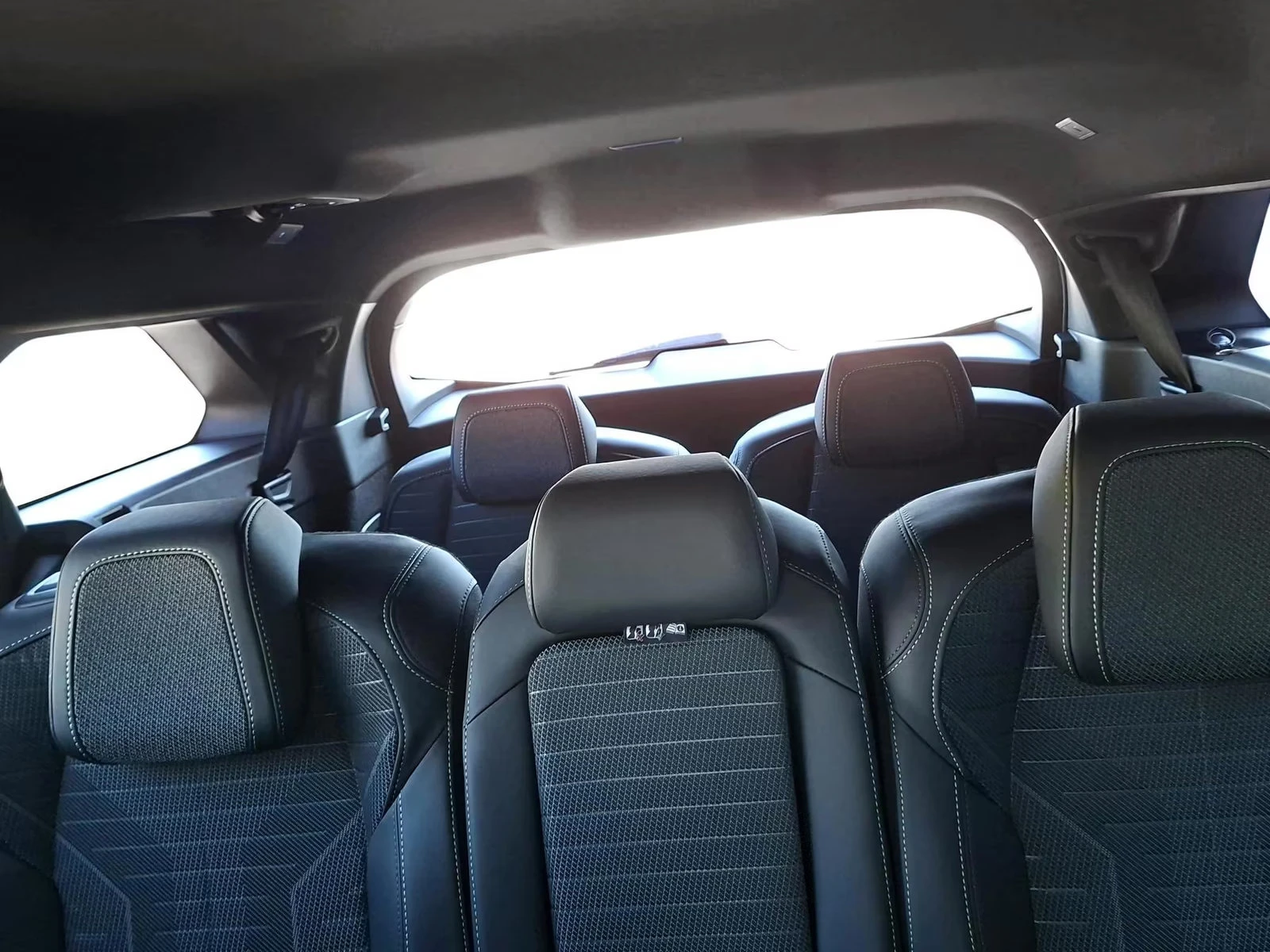 Peugeot 5008 НОВ!/1.2MHEV/145HP/GT-LINE/CAM/LED/NAVI/223q, снимка 14 - Автомобили и джипове - 54332885