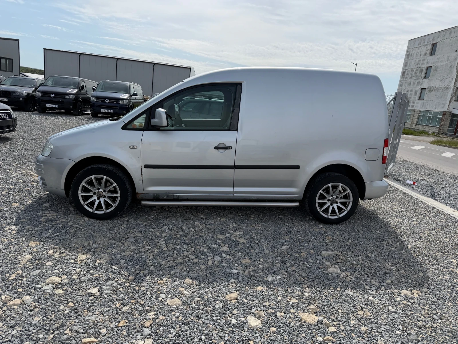 VW Caddy, снимка 8 - Автомобили и джипове - 54397122