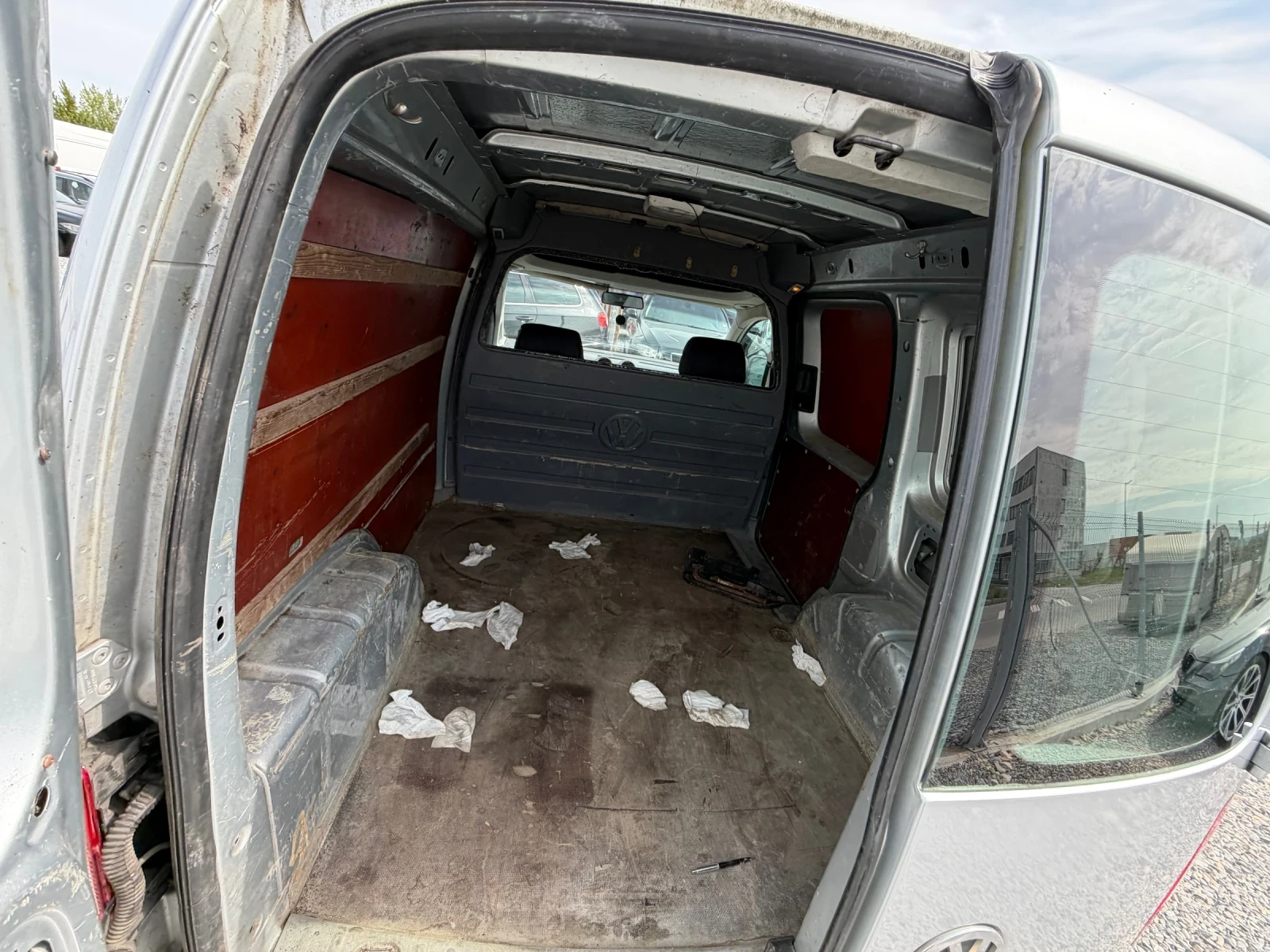 VW Caddy, снимка 9 - Автомобили и джипове - 54397122