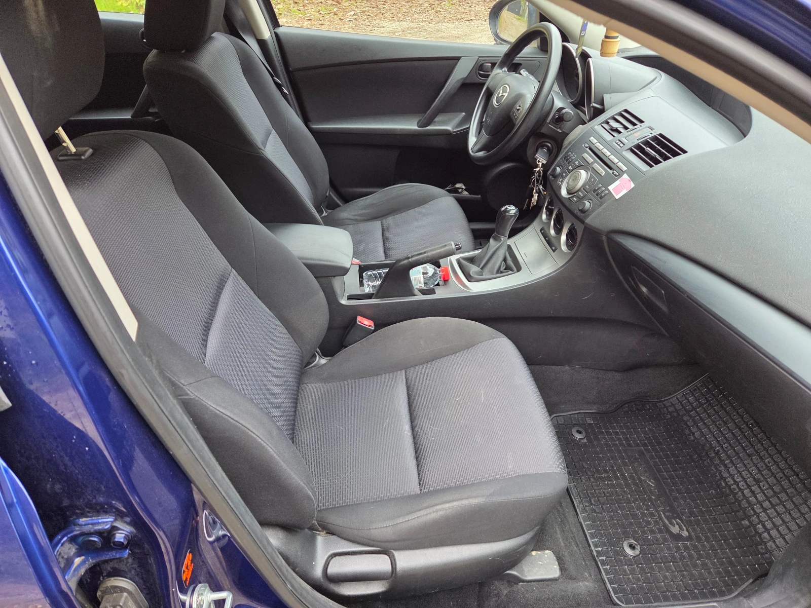 Mazda 3 1.6 , снимка 9 - Автомобили и джипове - 54443984