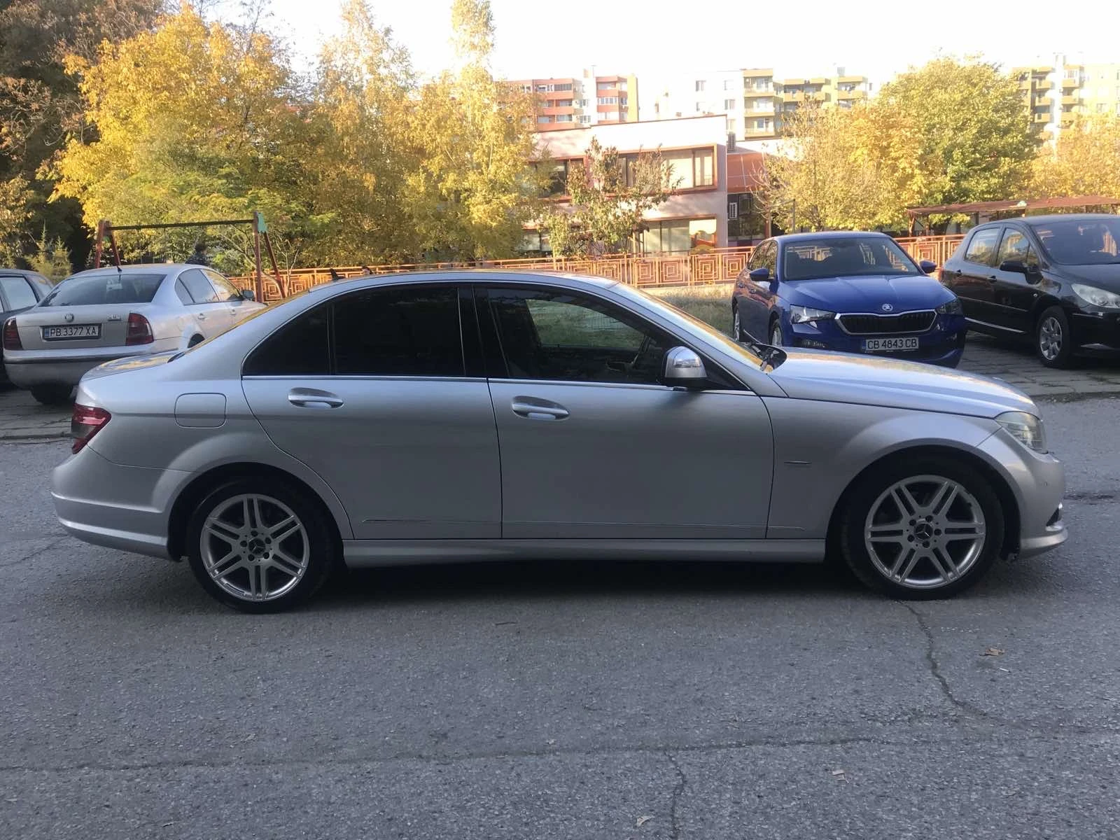 Mercedes-Benz C 220 Cdi AMG Пакет  Avangarde ОМ646, снимка 6 - Автомобили и джипове - 54587058