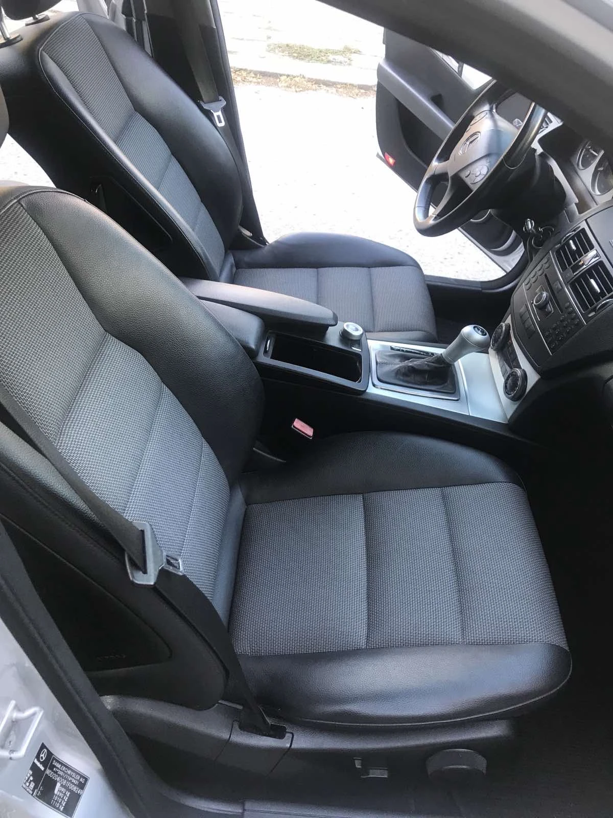 Mercedes-Benz C 220 Cdi AMG Пакет  Avangarde ОМ646, снимка 9 - Автомобили и джипове - 54587058