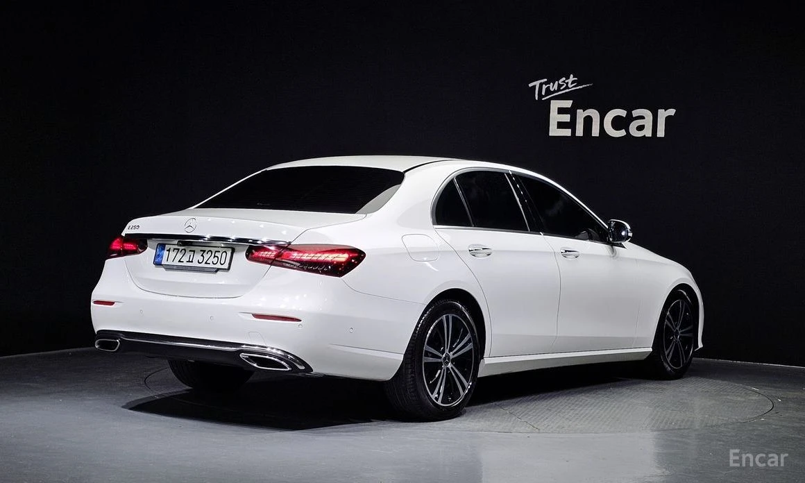 Mercedes-Benz E 250, снимка 2 - Автомобили и джипове - 54602156