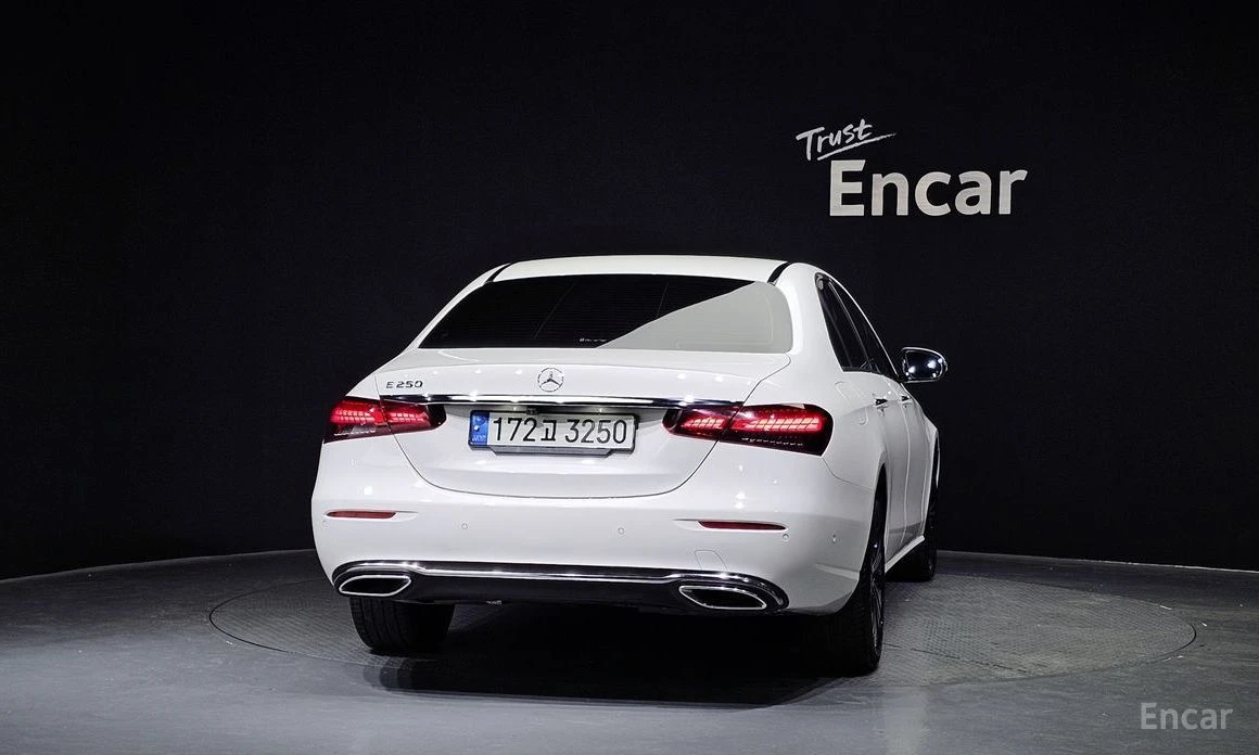 Mercedes-Benz E 250, снимка 4 - Автомобили и джипове - 54602156