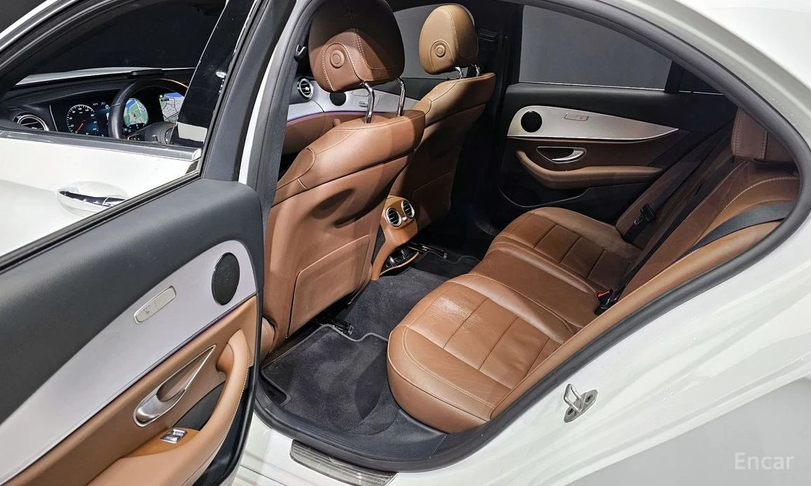 Mercedes-Benz E 250, снимка 11 - Автомобили и джипове - 54602156