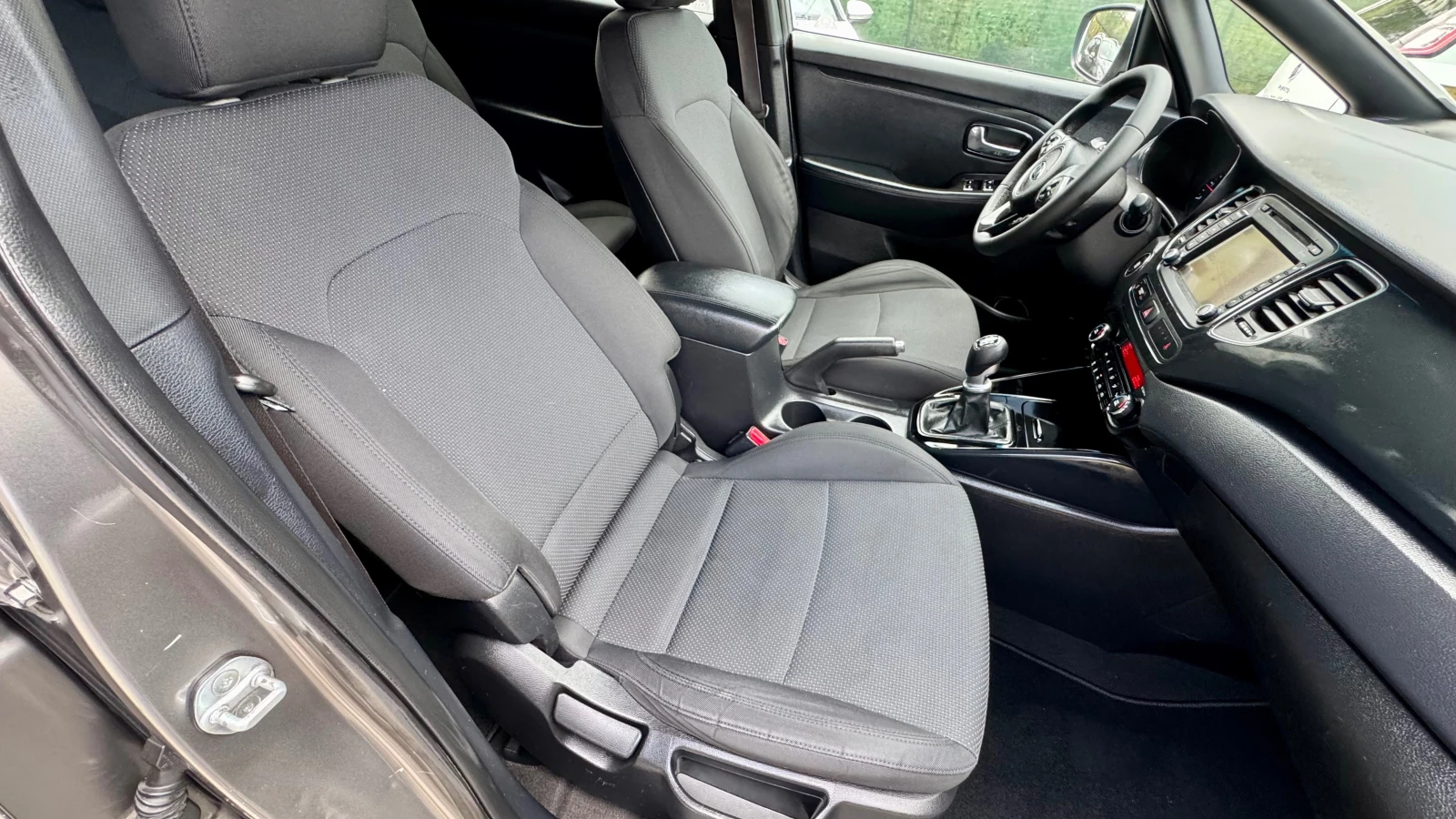 Kia Carens 1.7 CRDI LUXURY , снимка 10 - Автомобили и джипове - 55143708