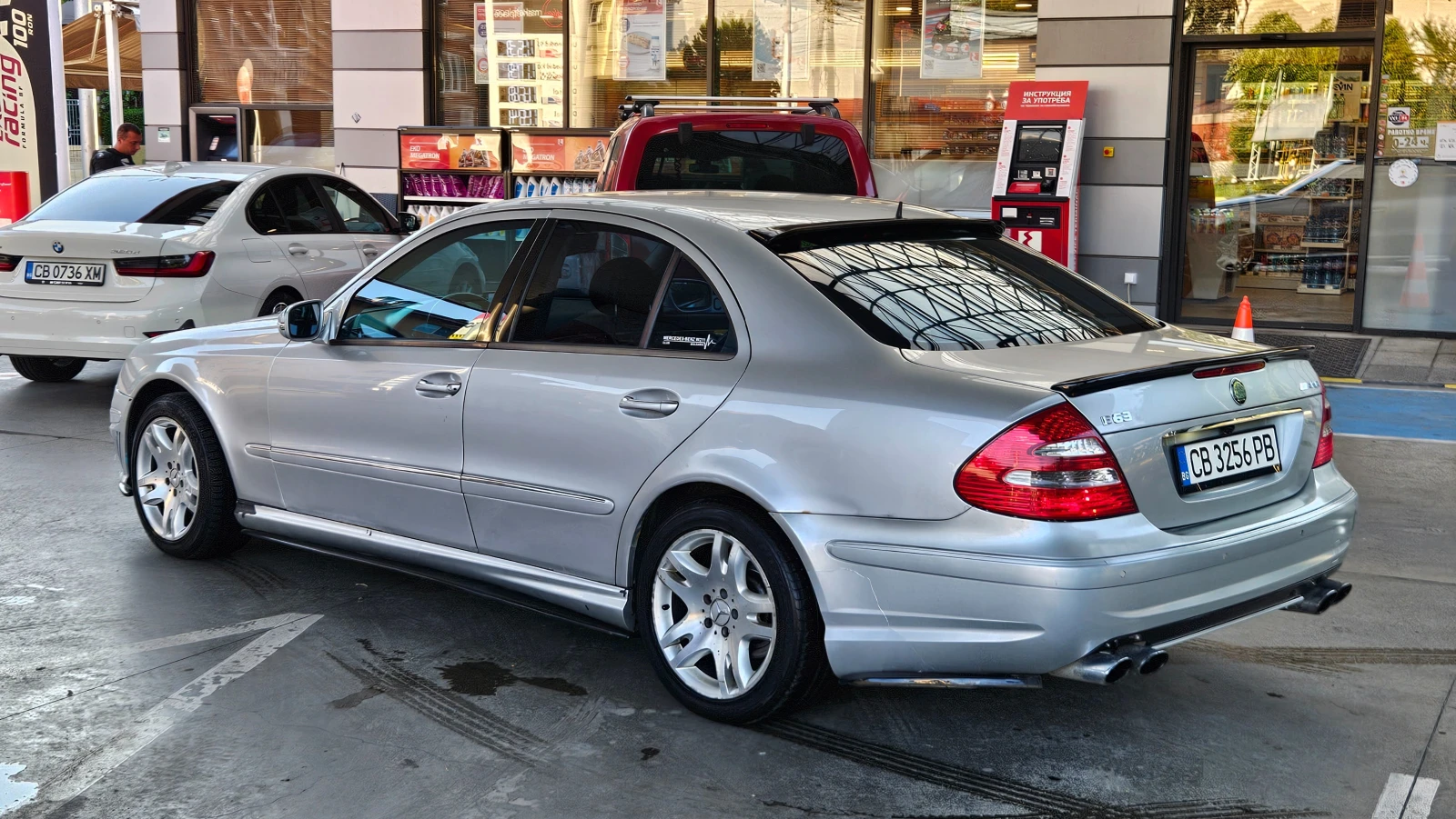 Mercedes-Benz E 320 3.2 GAZ/AVTOMAT/NAVIG/SPORT, снимка 3 - Автомобили и джипове - 55345147