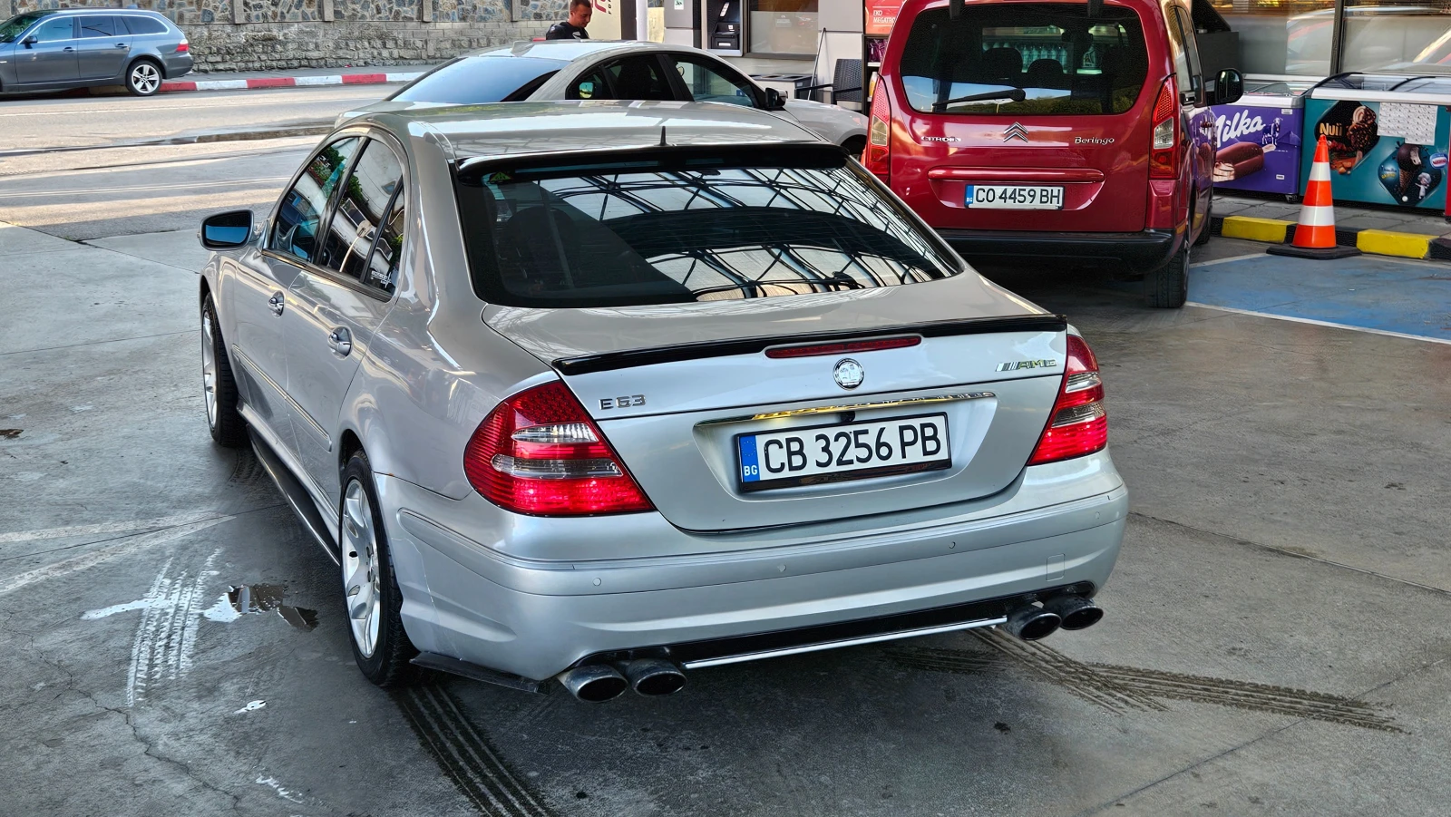 Mercedes-Benz E 320 3.2 GAZ/AVTOMAT/NAVIG/SPORT, снимка 4 - Автомобили и джипове - 55345147