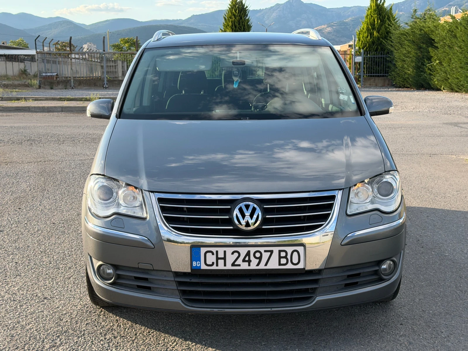 VW Touran 2.0TDI 170ps DSG 7 места Топ Камера/Нави/ Подгрев , снимка 10 - Автомобили и джипове - 55419686