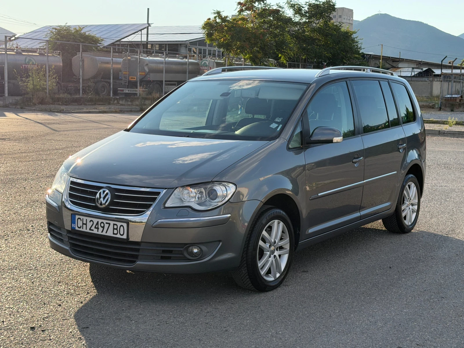 VW Touran 2.0TDI 170ps DSG 7 места Топ Камера/Нави/ Подгрев 