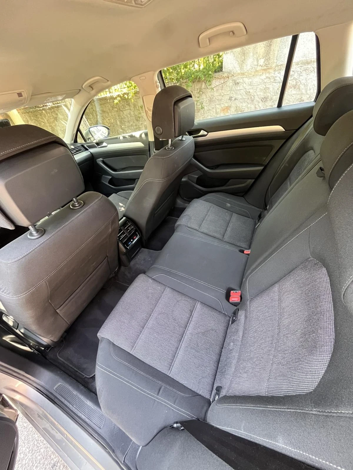 VW Passat 1.6 TDI 120 к.с, снимка 4 - Автомобили и джипове - 55587220