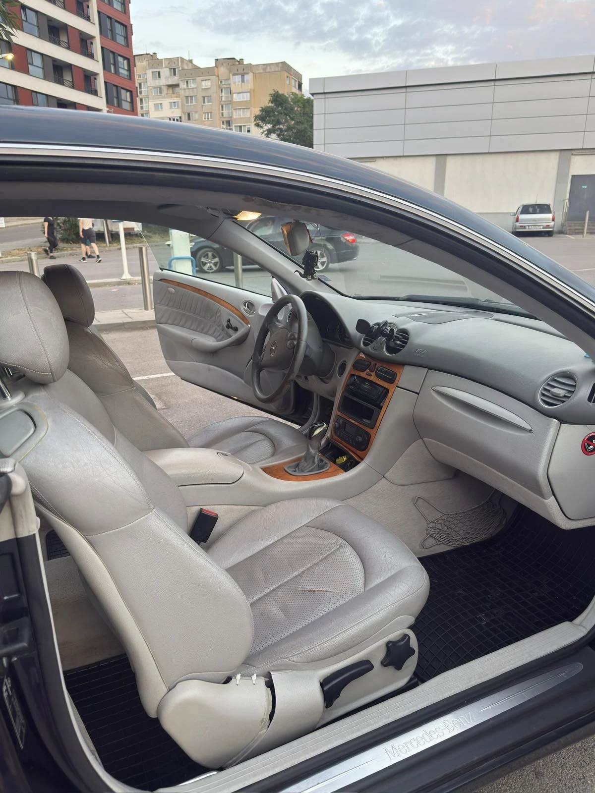 Mercedes-Benz CLK, снимка 6 - Автомобили и джипове - 55671504