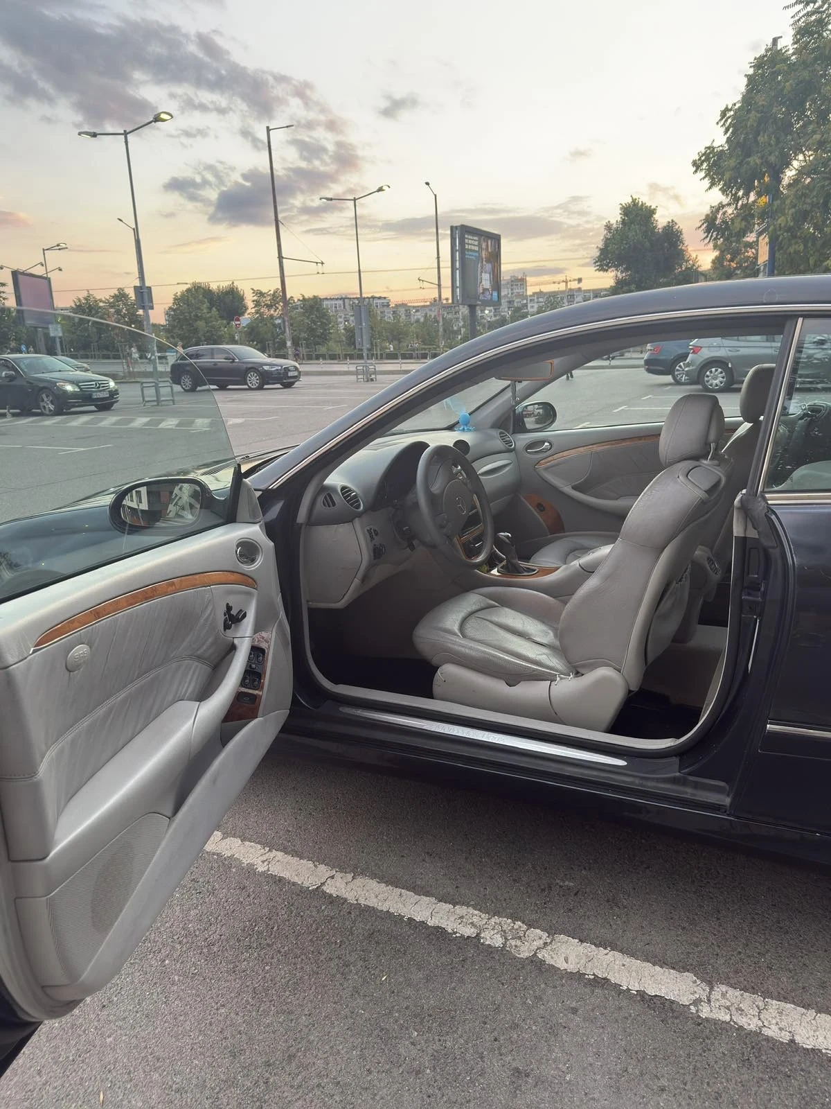 Mercedes-Benz CLK, снимка 4 - Автомобили и джипове - 55671504