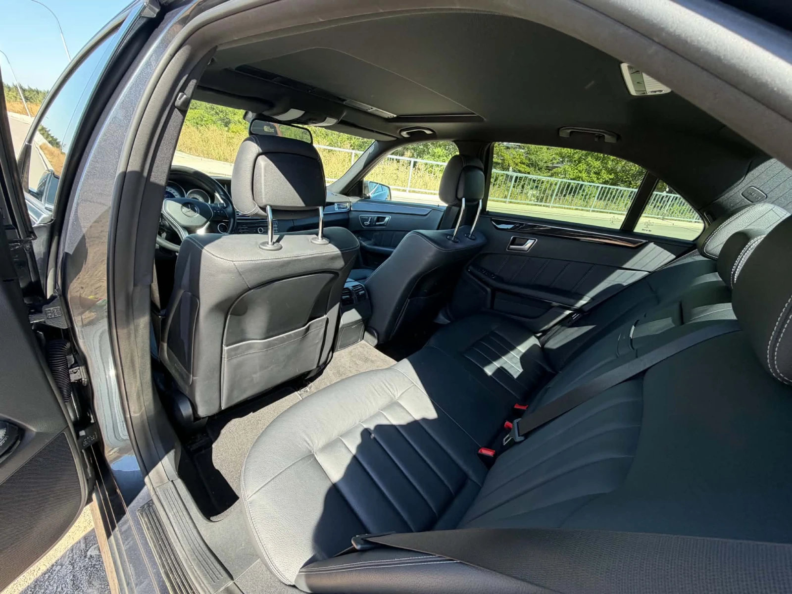 Mercedes-Benz E 220 AVANTGARDE, снимка 9 - Автомобили и джипове - 55676204
