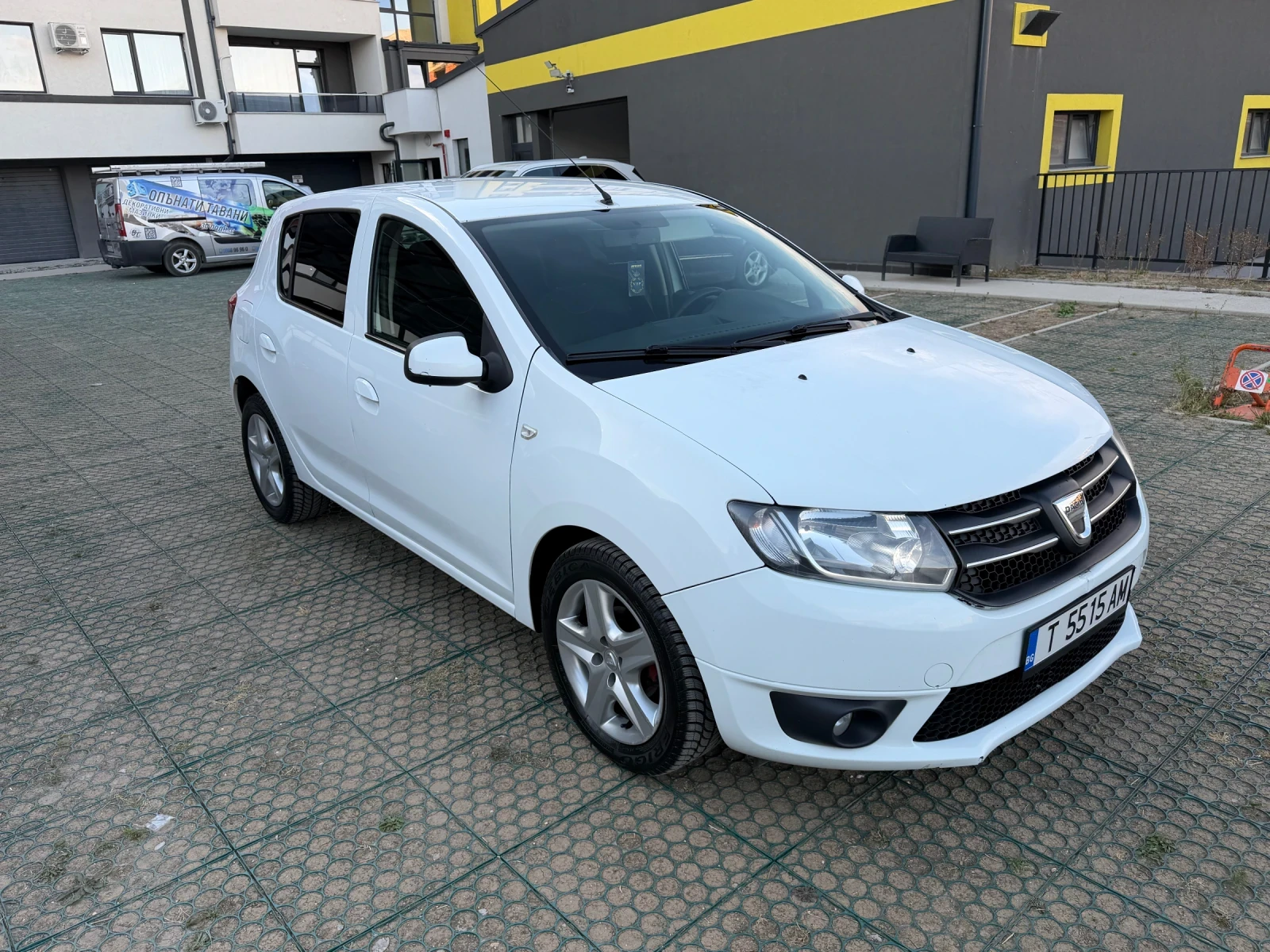 Dacia Sandero 1.5DCI, снимка 3 - Автомобили и джипове - 56633903