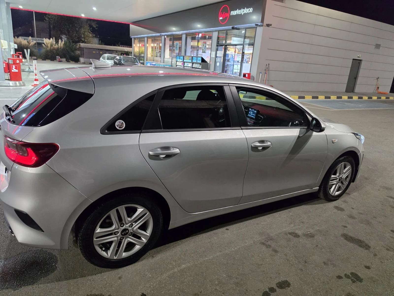 Kia Ceed 1.4 mpi, снимка 5 - Автомобили и джипове - 56434819