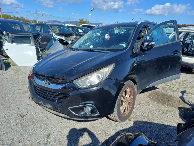 Hyundai IX35 2.0crdi-136кс-на части, снимка 1 - Автомобили и джипове - 47610209