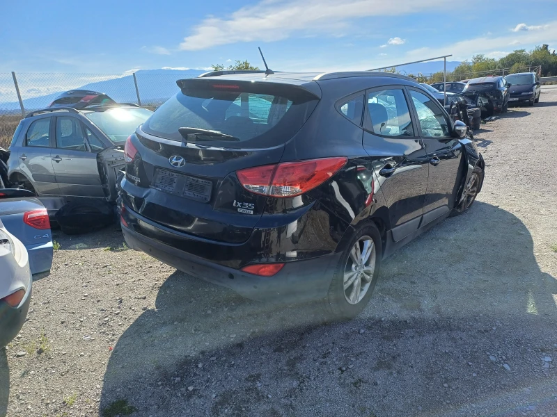 Hyundai IX35 2.0crdi-136кс-на части, снимка 4 - Автомобили и джипове - 47610209