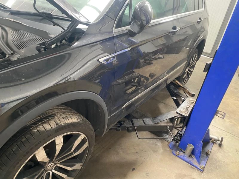 VW Tiguan 2.0 TDI 4X4 R-LINE, снимка 1 - Автомобили и джипове - 21991481