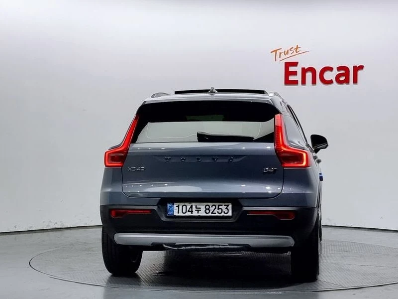 Volvo XC40 2.0 Automatic, снимка 4 - Автомобили и джипове - 55976157
