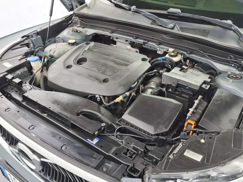 Volvo XC40 2.0 Automatic, снимка 6 - Автомобили и джипове - 55976157