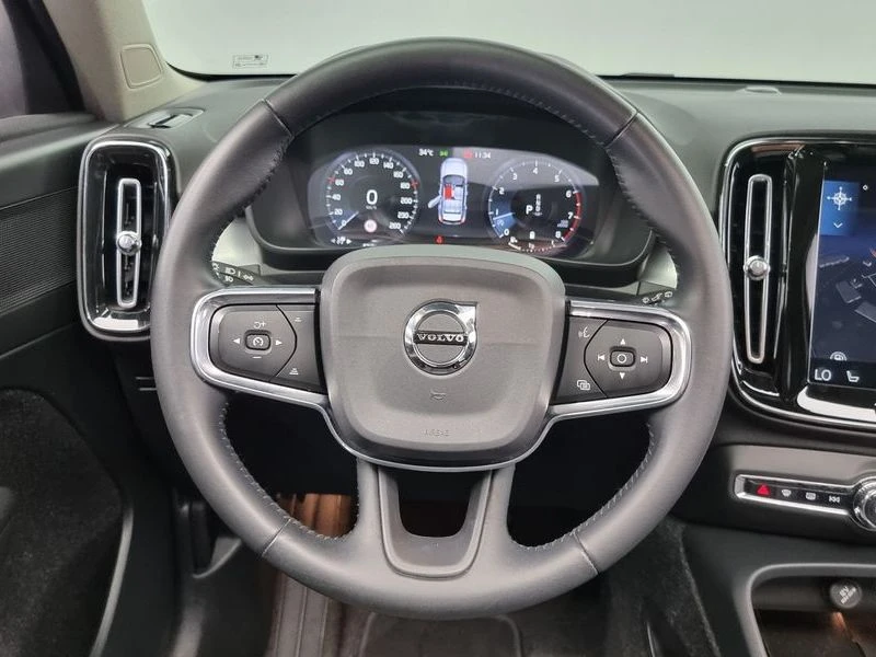 Volvo XC40 2.0 Automatic, снимка 13 - Автомобили и джипове - 55976157