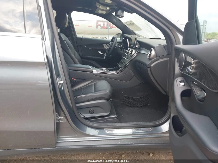 Mercedes-Benz GLC 300 2.0l, снимка 5 - Автомобили и джипове - 54047283