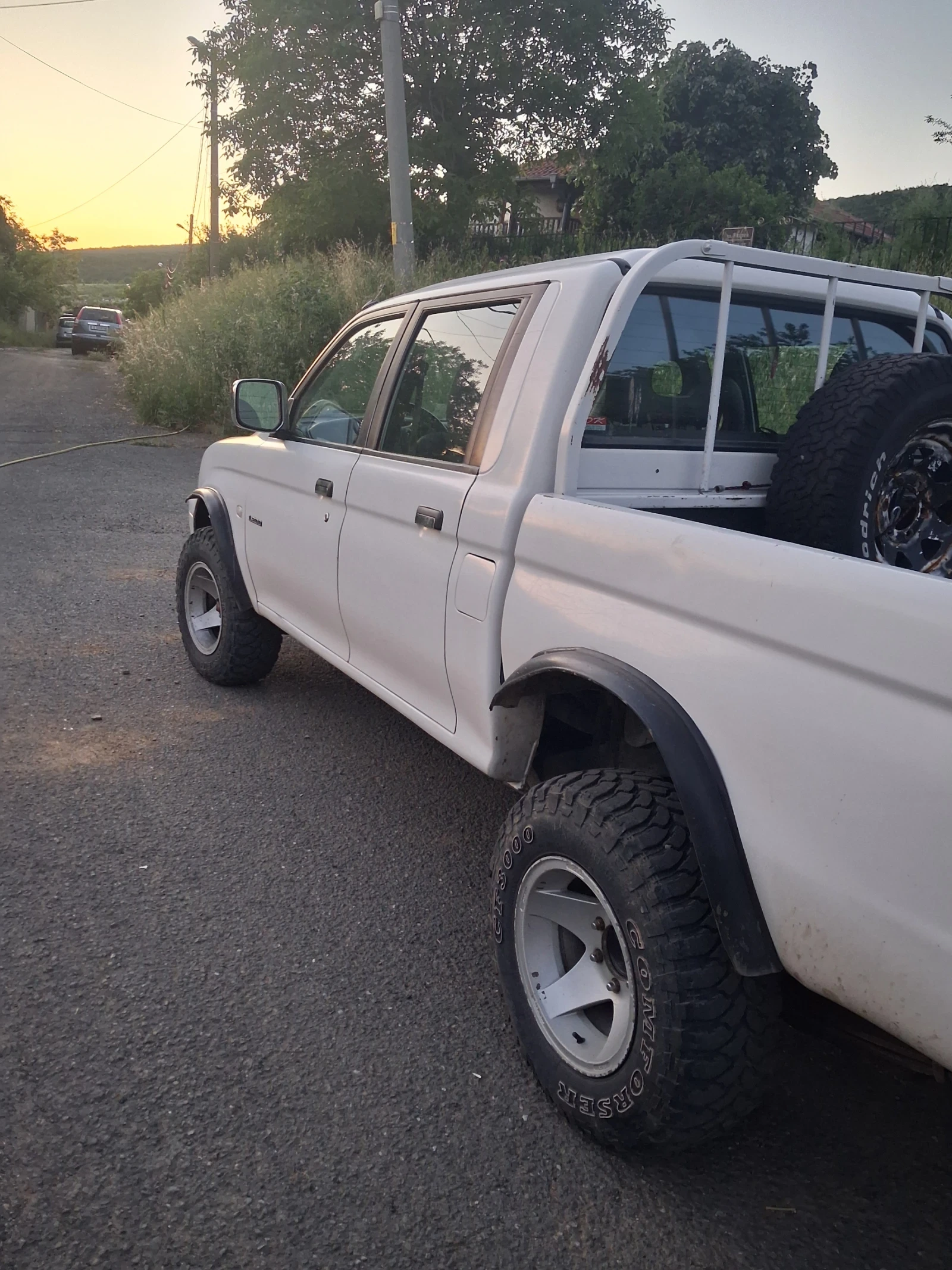 Mitsubishi L200, снимка 4 - Автомобили и джипове - 54693209