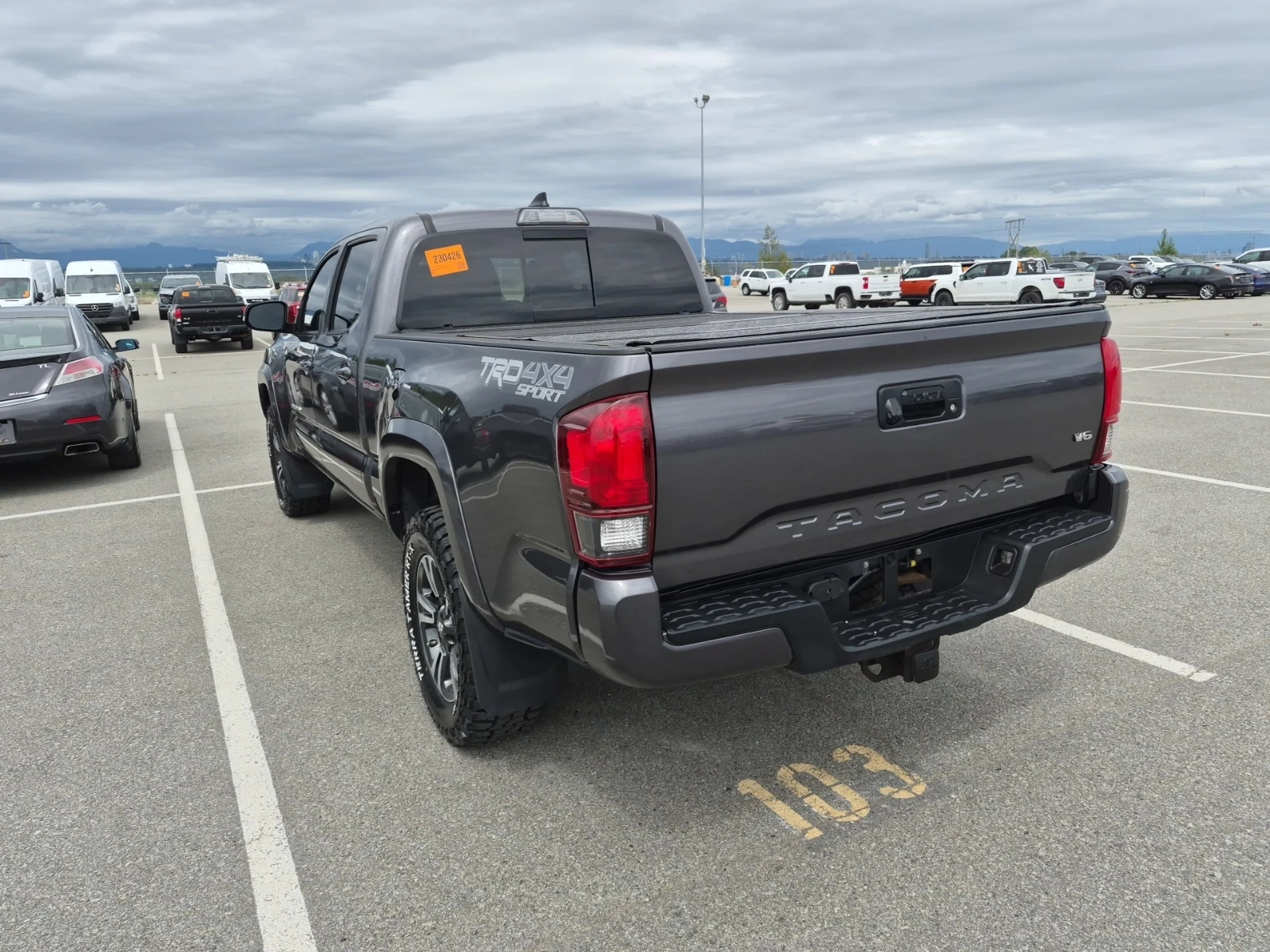 Toyota Tacoma 4x4 Double Cab V6 Auto TRD Off Road, снимка 4 - Автомобили и джипове - 56248169