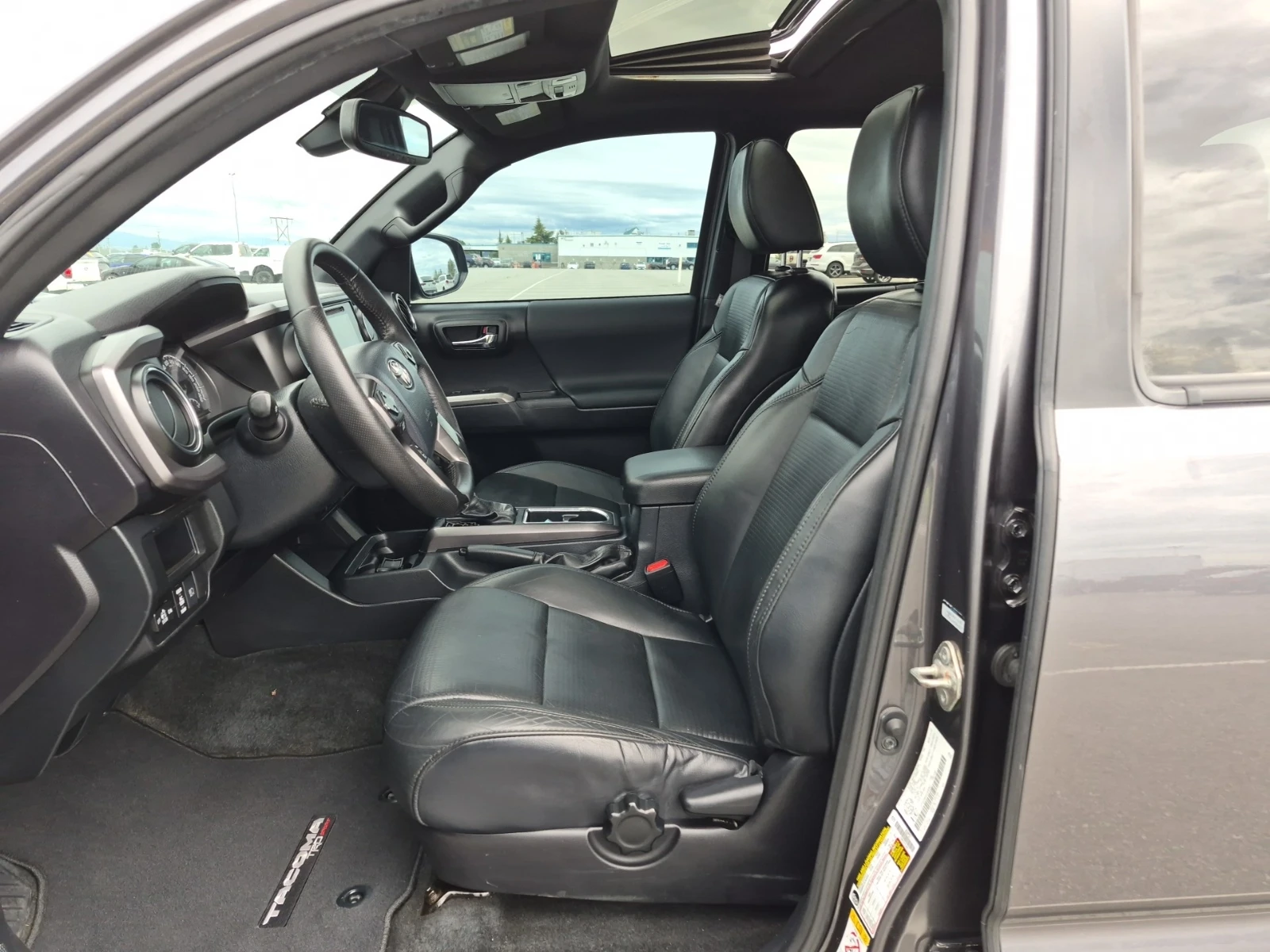 Toyota Tacoma 4x4 Double Cab V6 Auto TRD Off Road, снимка 2 - Автомобили и джипове - 56248169