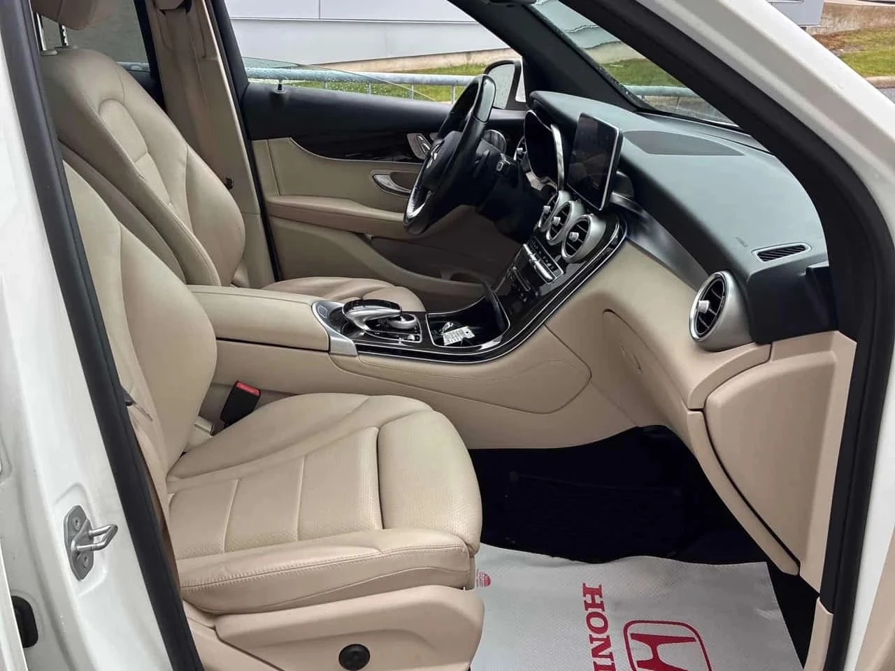 Mercedes-Benz GLC 300, снимка 16 - Автомобили и джипове - 56691321