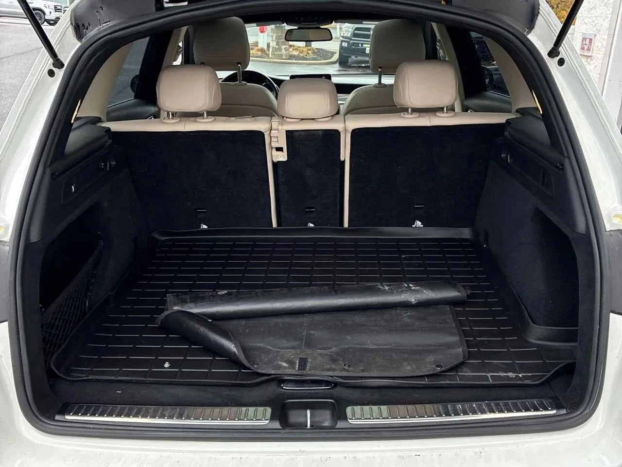 Mercedes-Benz GLC 300, снимка 15 - Автомобили и джипове - 56691321