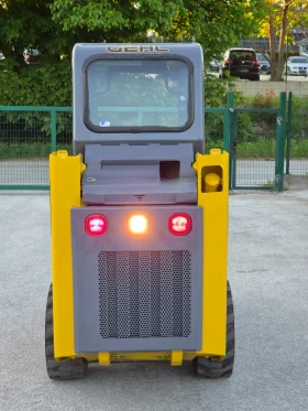 Мини челни товарачи GEHL 1640 E/1350кг./Хидравлична линия/Швейцария, снимка 8