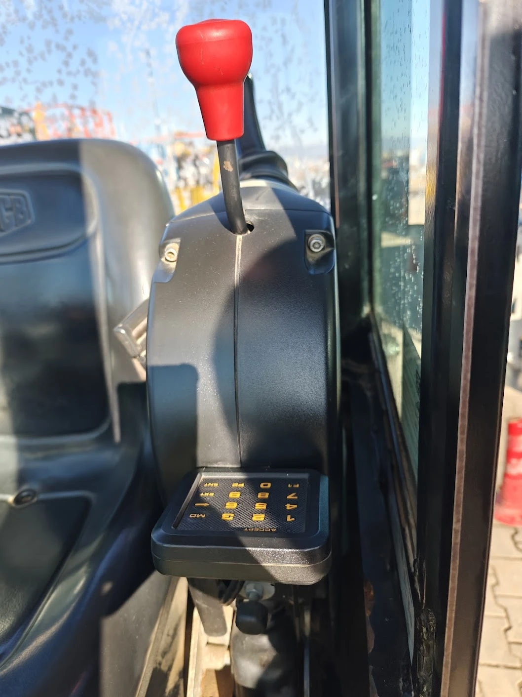 ����� JCB 15C-1 | Mobile.bg � ����������� 15