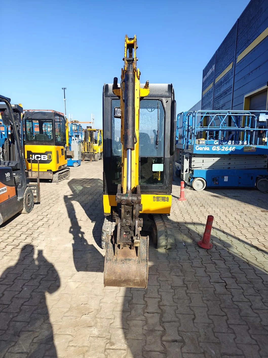 ����� JCB 15C-1 | Mobile.bg � ����������� 2