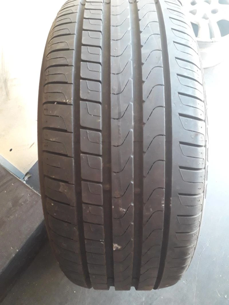 Гуми Летни 225/40R18, снимка 1 - Гуми и джанти - 25872321