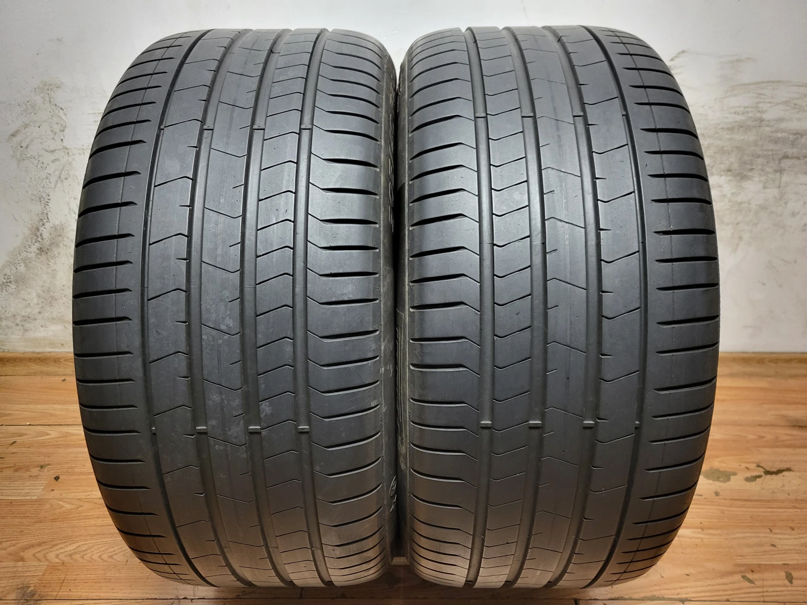 Гуми Летни 305/40R20