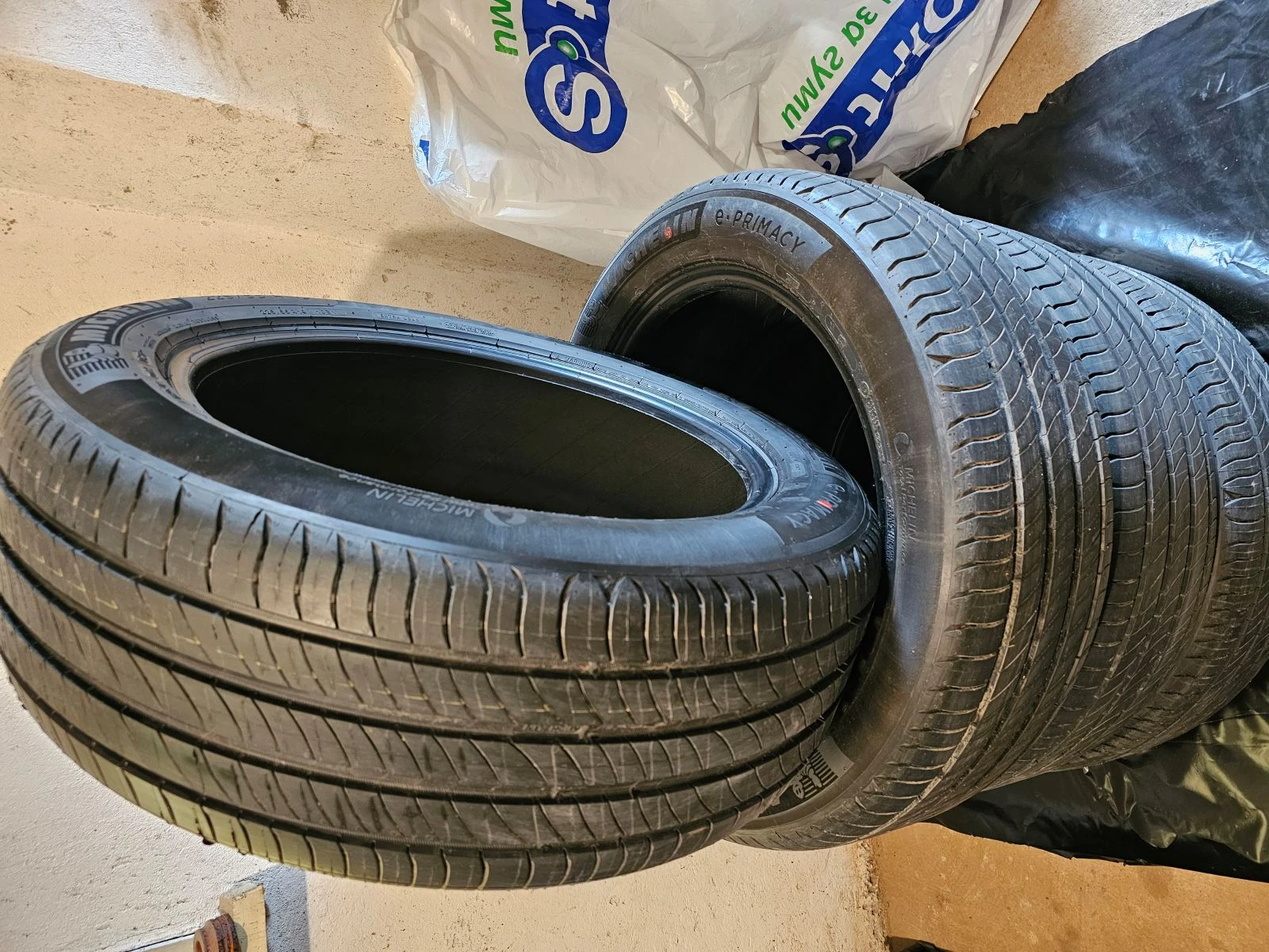 Гуми Летни 225/55R19, снимка 3 - Гуми и джанти - 54282599