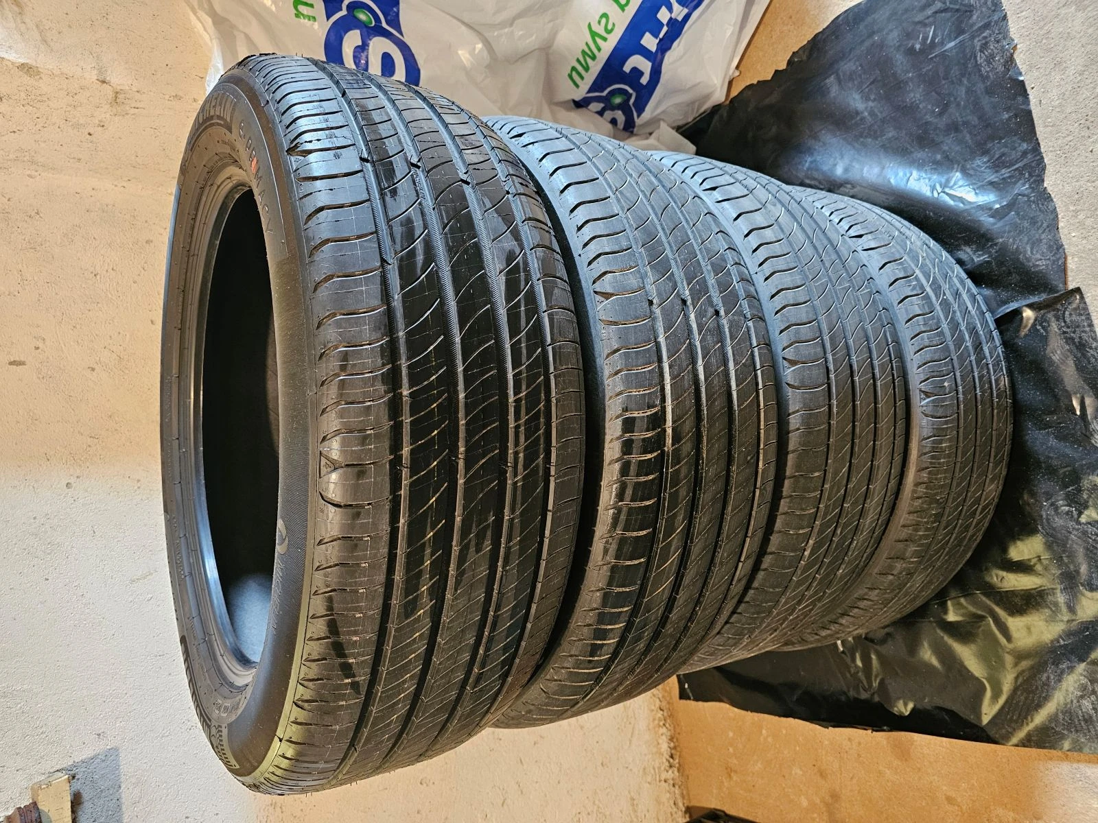 Гуми Летни 225/55R19, снимка 2 - Гуми и джанти - 54282599