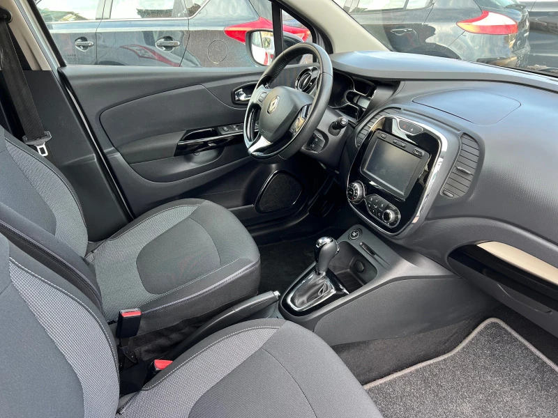 Renault Captur 1.2T камера, снимка 12 - Автомобили и джипове - 44633603