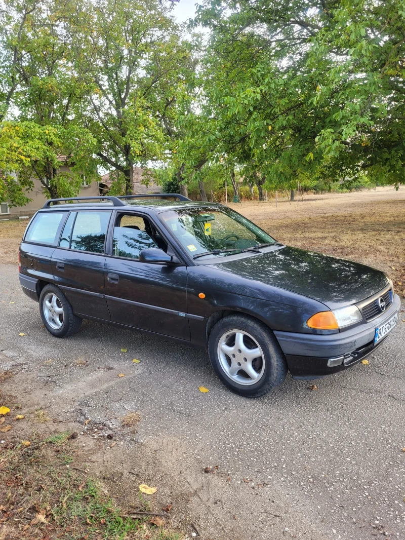 Opel Astra, снимка 1 - Автомобили и джипове - 47457533