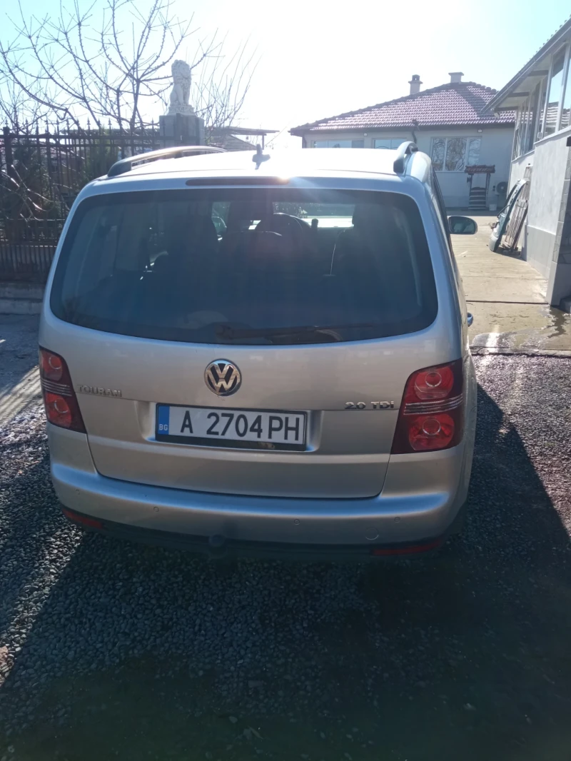 VW Touran, снимка 5 - Автомобили и джипове - 48117887