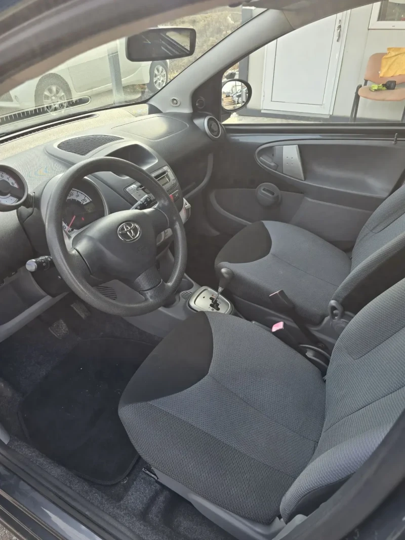 Toyota Aygo, снимка 9 - Автомобили и джипове - 49128089