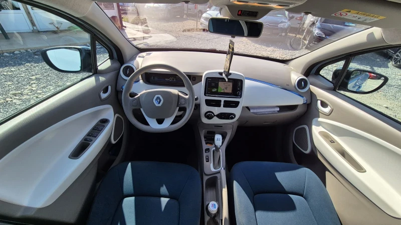 Renault Zoe, снимка 9 - Автомобили и джипове - 49562049