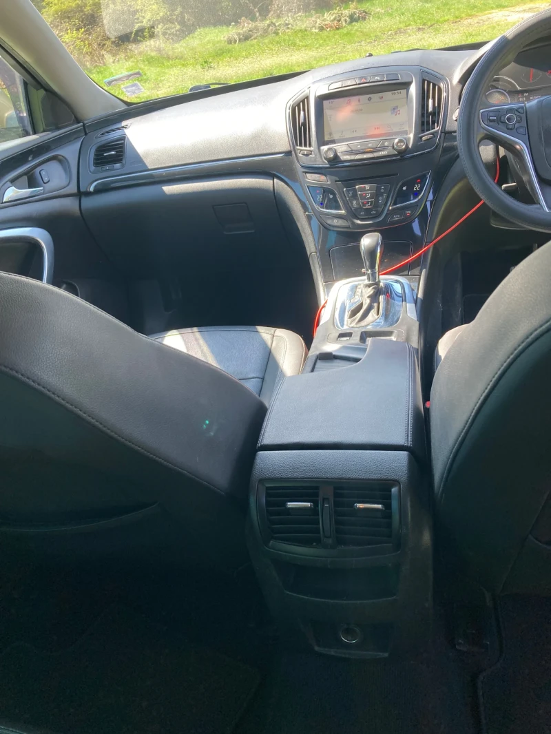 Opel Insignia, снимка 10 - Автомобили и джипове - 52671074