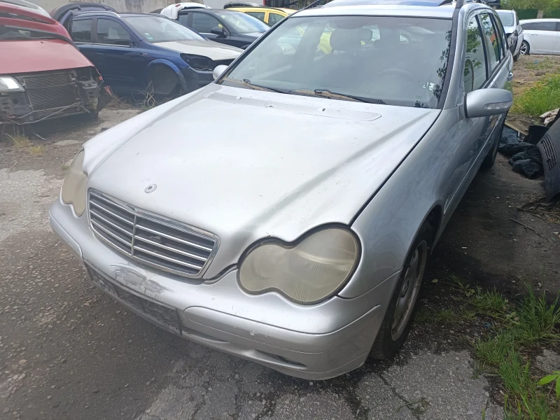 Mercedes-Benz C 220 2.2 CDI на части АВТОМАТ, снимка 3 - Автомобили и джипове - 52714603