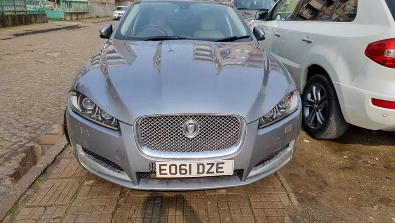 Jaguar Xf 2,2  НА ЧАСТИ , снимка 1 - Автомобили и джипове - 36046165