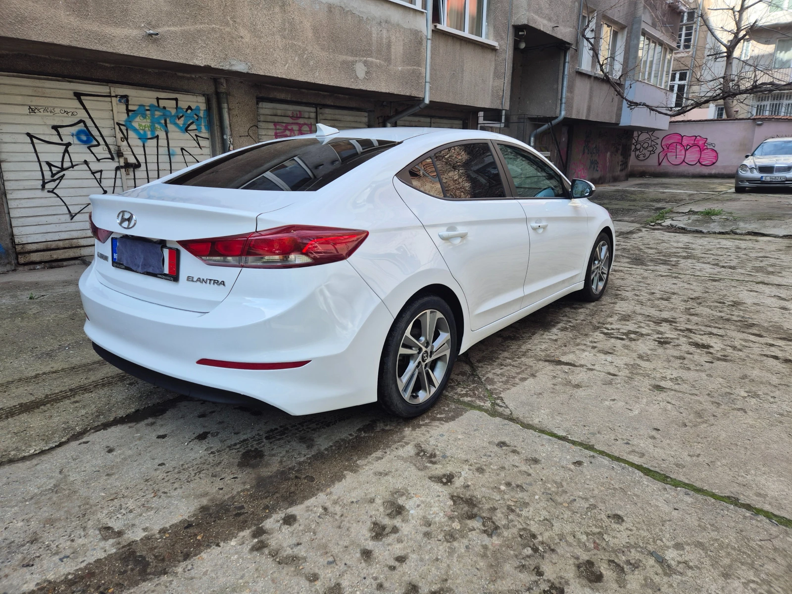 Hyundai Elantra  - изображение 5